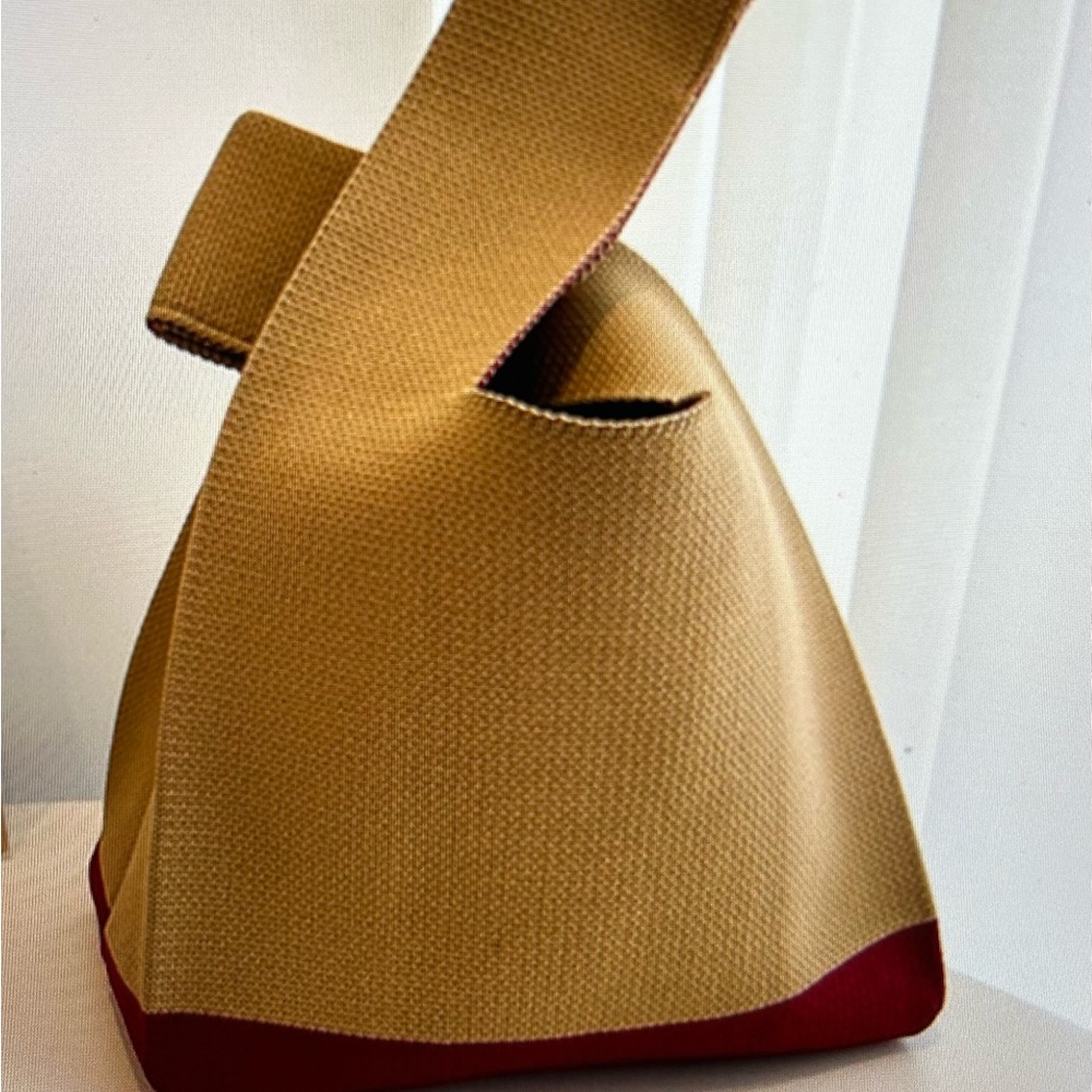 Knit handbag
